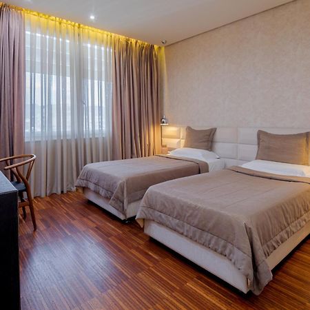 La Boheme Hotel Тирана Екстер'єр фото